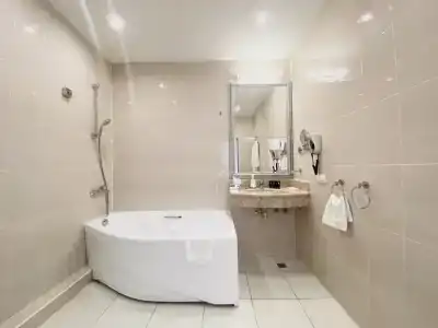 7 Avenue and SPA - 70