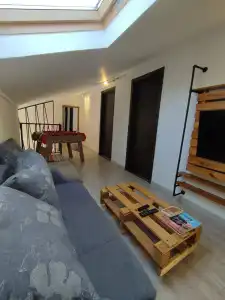 TJ Guest House - 4