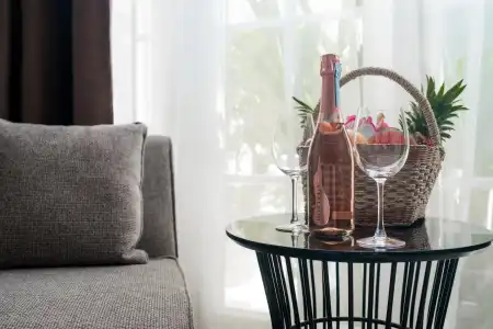 White Boutique and Residences - 13