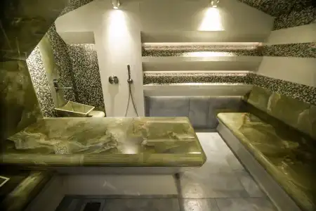 Kamarooms Business & Spa - 17