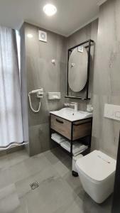 Shery Hall - 32