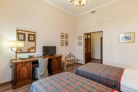Lancaster Court - 28