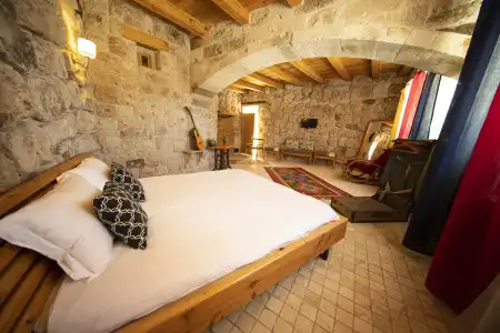Pinhan Cave Suites - 9