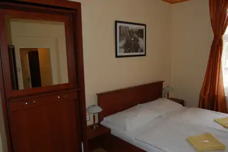Akát Pension Guest House - 33