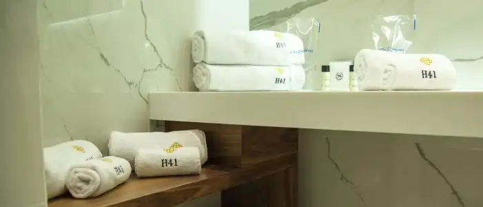 H41 Luxury Suites - 50