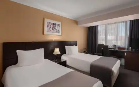 Ani Plaza - 16