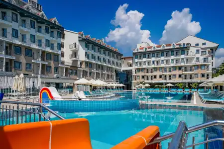 Royal Atlantis Spa & Resort - 2