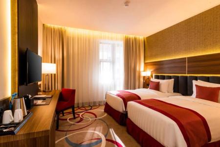 Ramada & Suites by Wyndham - 38