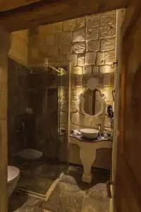 Solo Cave Suites - 32