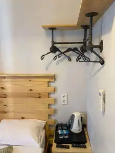 Corner Hot - 20