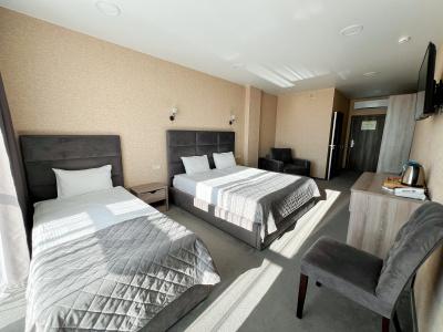 Grand Sapphire - 27