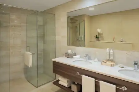 Avani + Palm View Dubai & Suites - 55