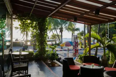 Twin Palms Resort - 2
