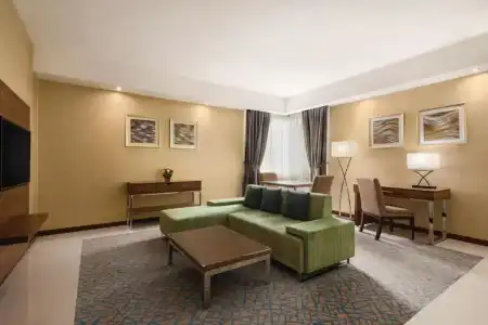 Howard Johnson by Wyndham Abu Dhabi - 16