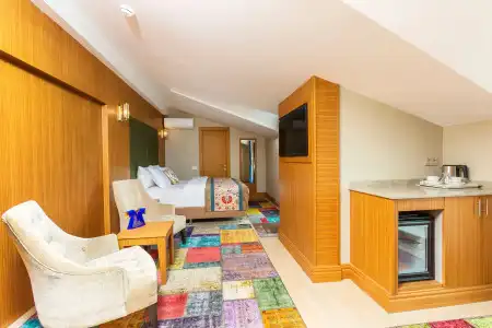 Obelisk & Suites - 2