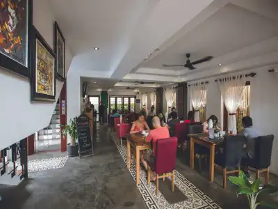 The Heli Boutique - 36