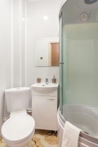 Democrat on Fontanka 104 2K - 103