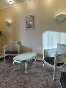 La Vie De Chateau - 208