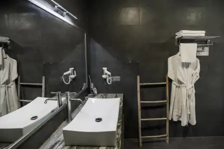 White Boutique and Residences - 39