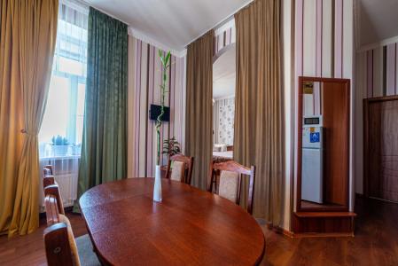 Демократ на Некрасова 58 - 230