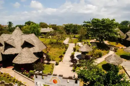 Zanzi Rest Bungalow - 18