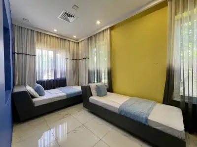 Luxury Villa With Pool and Jacuzzi - 15