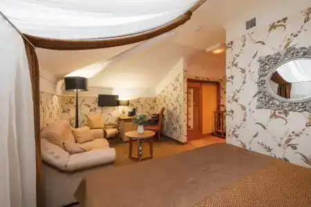 Dvor Podznoyeva Main Building - 60