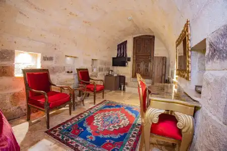 Royal Cave - 77
