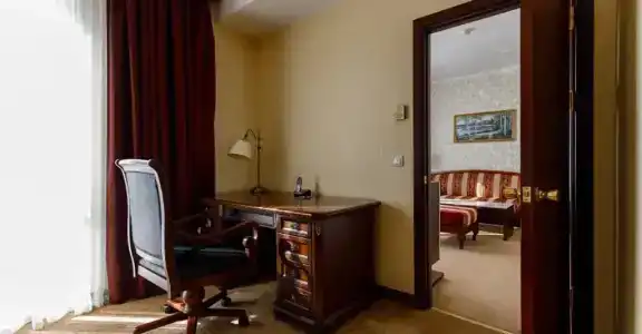 Hotel - 73