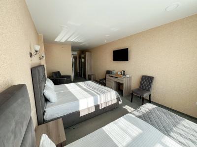 Grand Sapphire - 28