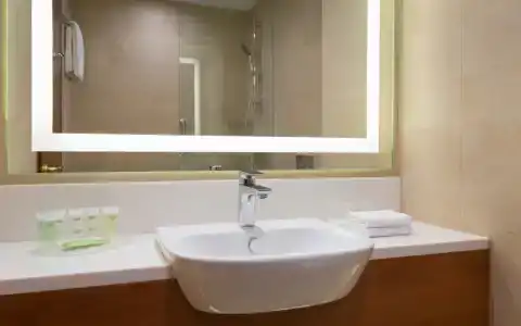 Courtyard by Marriott City Center - 54