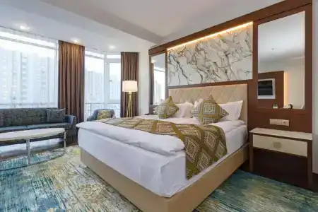 Best Western Plus - 18