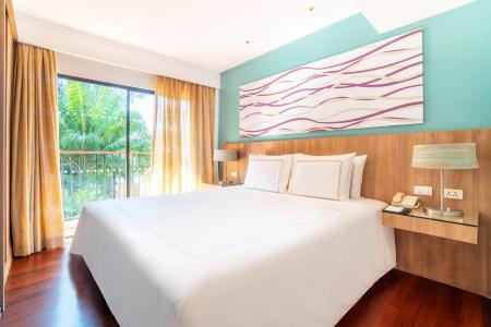 Radisson Resort and Suites Phuket - 4