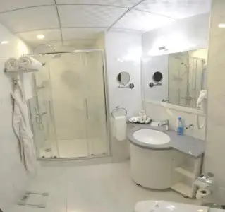 Ramada by Wyndham Bishkek Centre - 6