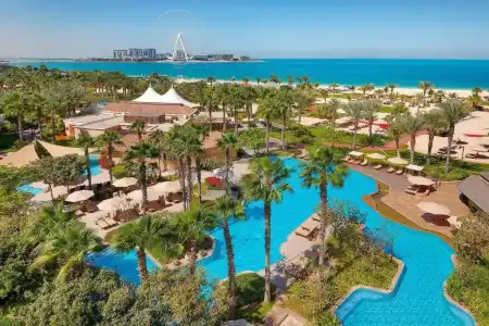 The Ritz-Carlton, - 0