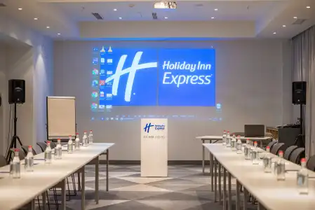 Holiday Inn Express - 39