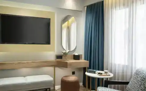 Royan Suites - 11