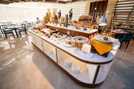 Maximilan Danang Beach - 26