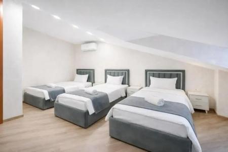 Royal Renaissance - 64