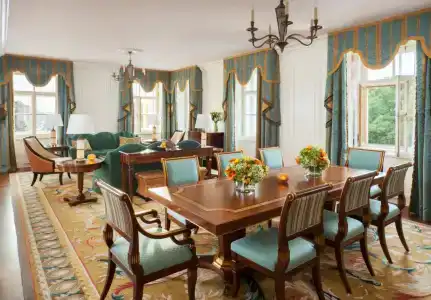 Four Seasons Lion Palace - 165