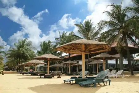 Goldi Sands - 19