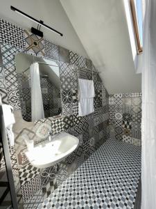 Alpha Garden Guest House - 111