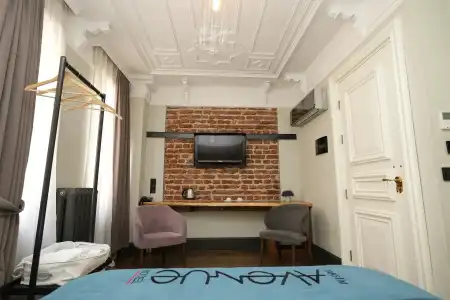 Taksim Avenue - 23