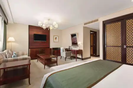 Crowne Plaza - Jumeirah, an IHG - 2