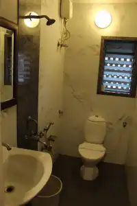 Metro Palace Mini-hotel - 4