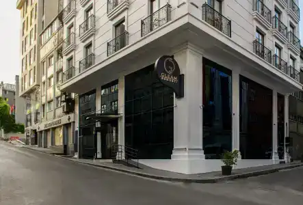 Gleam Bomonti - 13