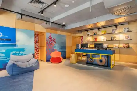 Ibis Budget Center - 8