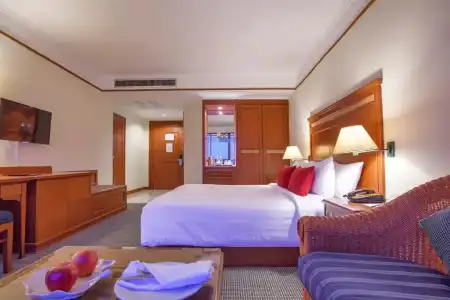 Cholchan Pattaya Beach Resort - 9
