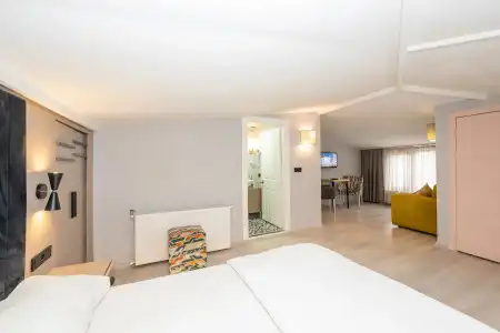 Cirrus Suites - 24
