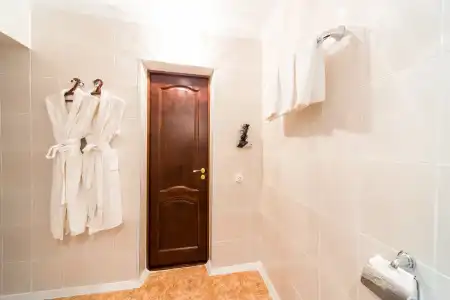 Hotel - 103